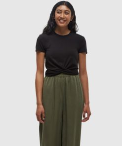 Finessefabric.shop5cf8f2149e 1